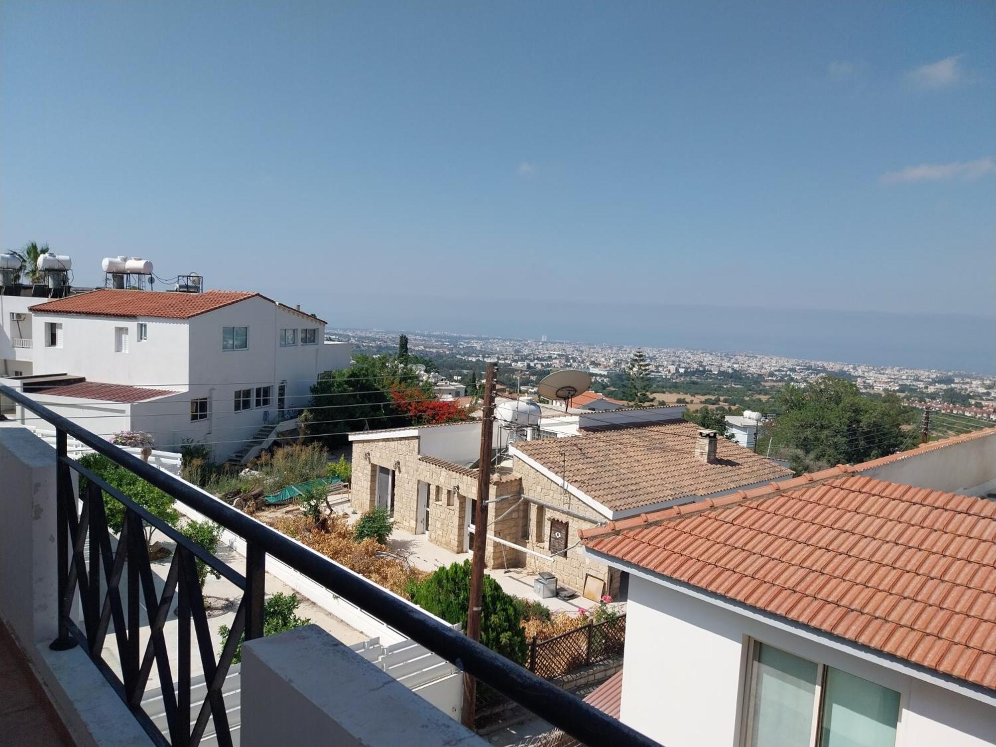 Three Bedrooms At Διαμέρισμα Μέσα Χωριό